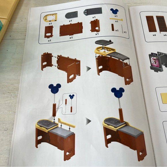 Zuru Mini Brands Mini Disney Store Edition Checkout & Bags Replacement Pieces - Picture 3 of 4